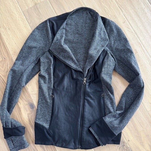 Lululemon Emerge Renewed Jacket | Size 8 | Giant Herringbone Black - Picture 3 of 6
